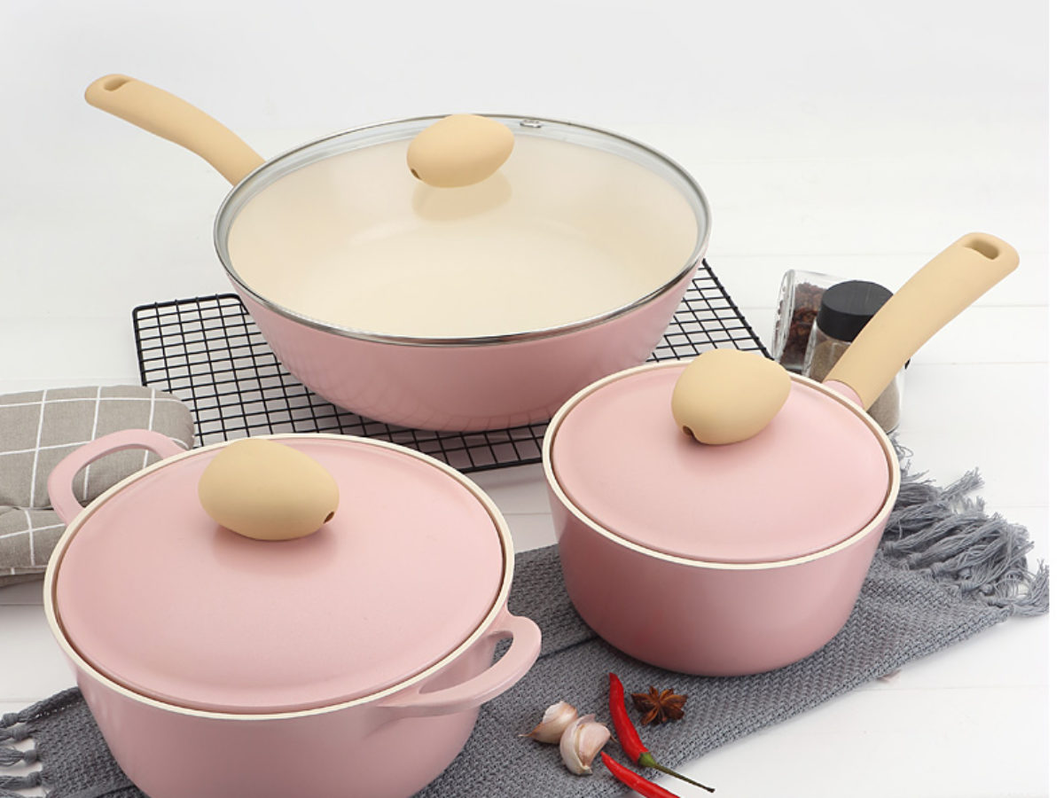 How to Effectively Clean your Ceramic Cookware