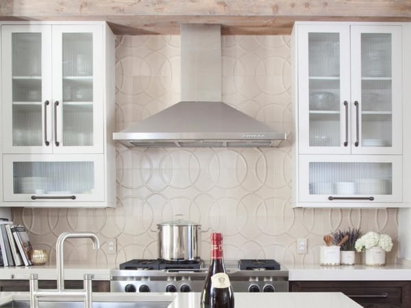 Kitchen panels: practical and beautiful design of walls and backsplash