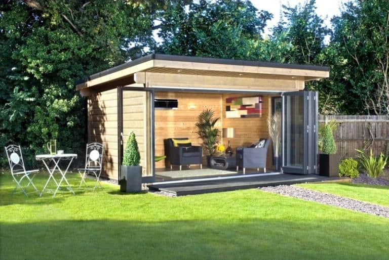  Log house in the garden - minimalist design